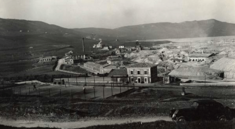 Vista della miniera di Grottacalda in una foto del 1905.