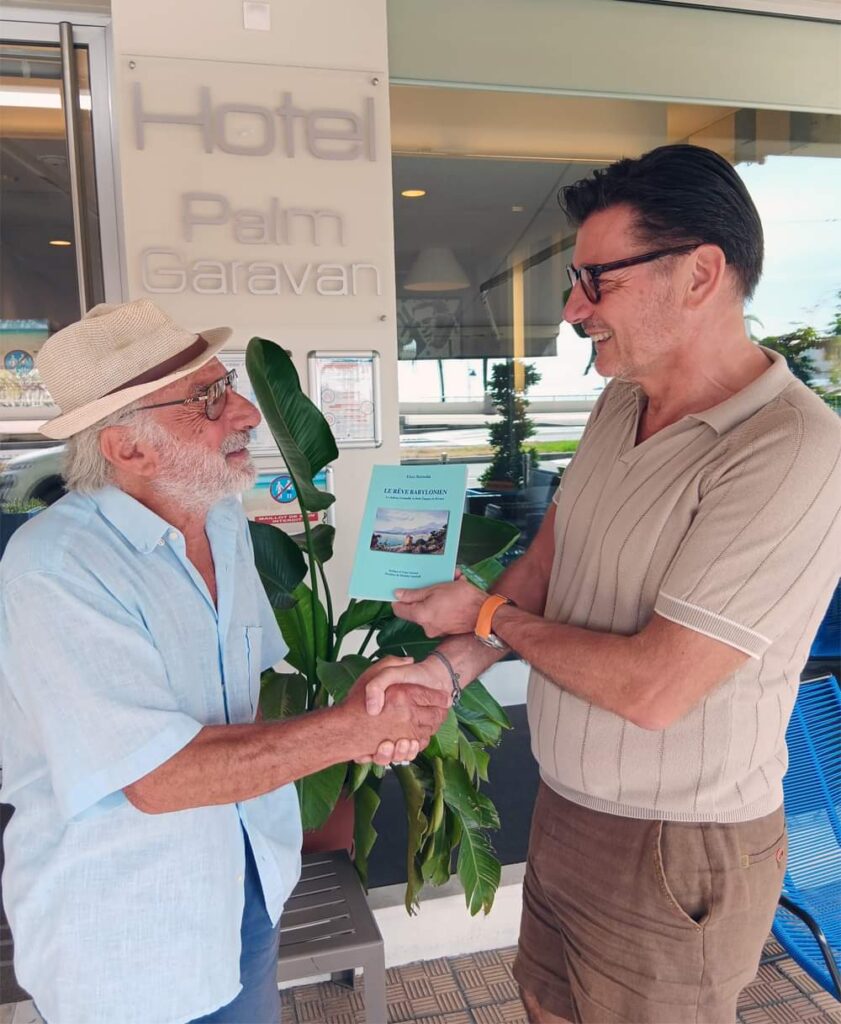 Con M. Olivier Millereau, proprietario dell'Hôtel Palm Garavan, un lettore davvero non comune. Merci Olivier!